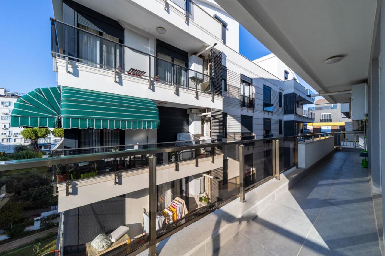 Central Flat With Balcony Near Sea In Muratpasa Daire Antalya Dış mekan fotoğraf